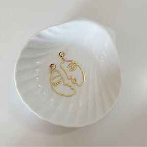 Minimalist Gold  hollow Face  drop earrings